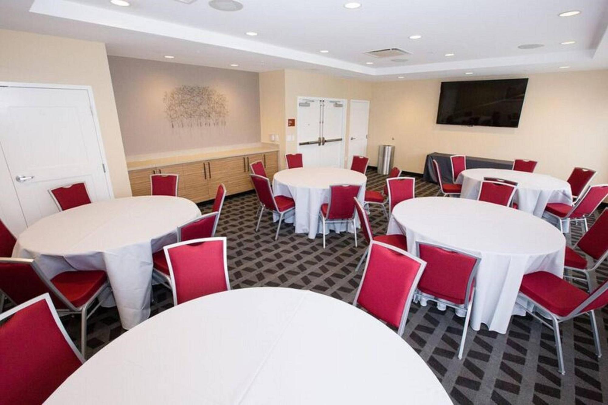 Towneplace Suites By Marriott Pittsburgh Harmarville Eksteriør billede