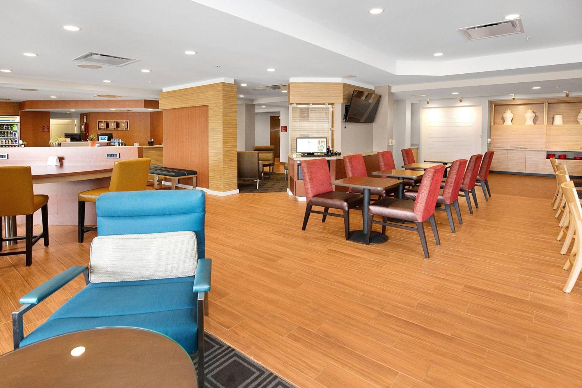 Towneplace Suites By Marriott Pittsburgh Harmarville Eksteriør billede